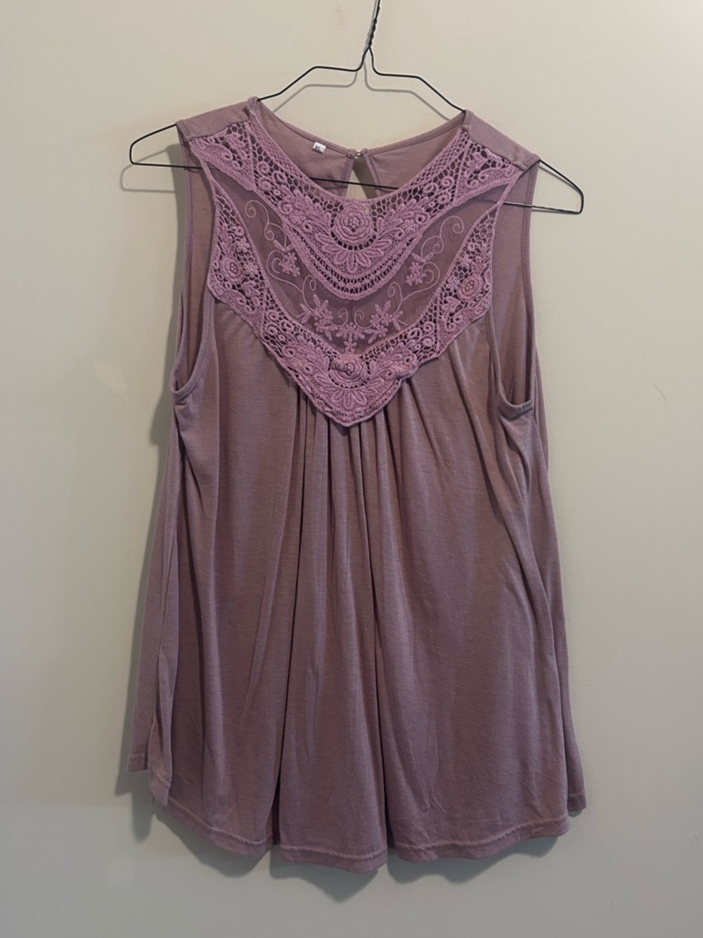 Sleeveless Lace Yoke Women's Top - Dusty Mauve